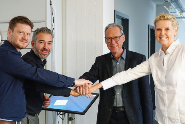 Mate Jovic, Marco Gola (Matoma GmbH) Eric Breitenmoser und Valentina Meier (Syspost AG)